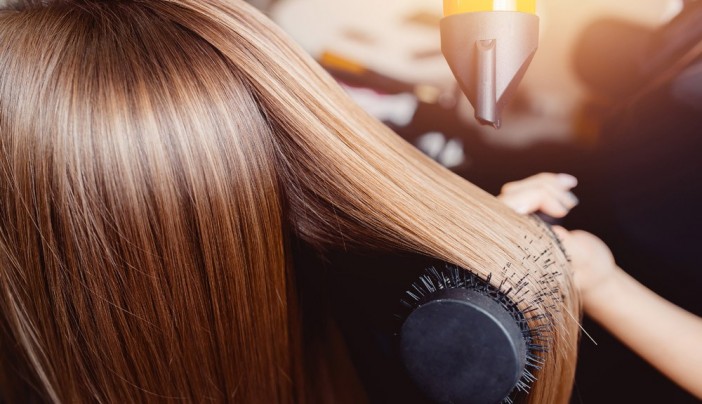 Lissage brésilien : comment ça marche et quels sont les effets ?